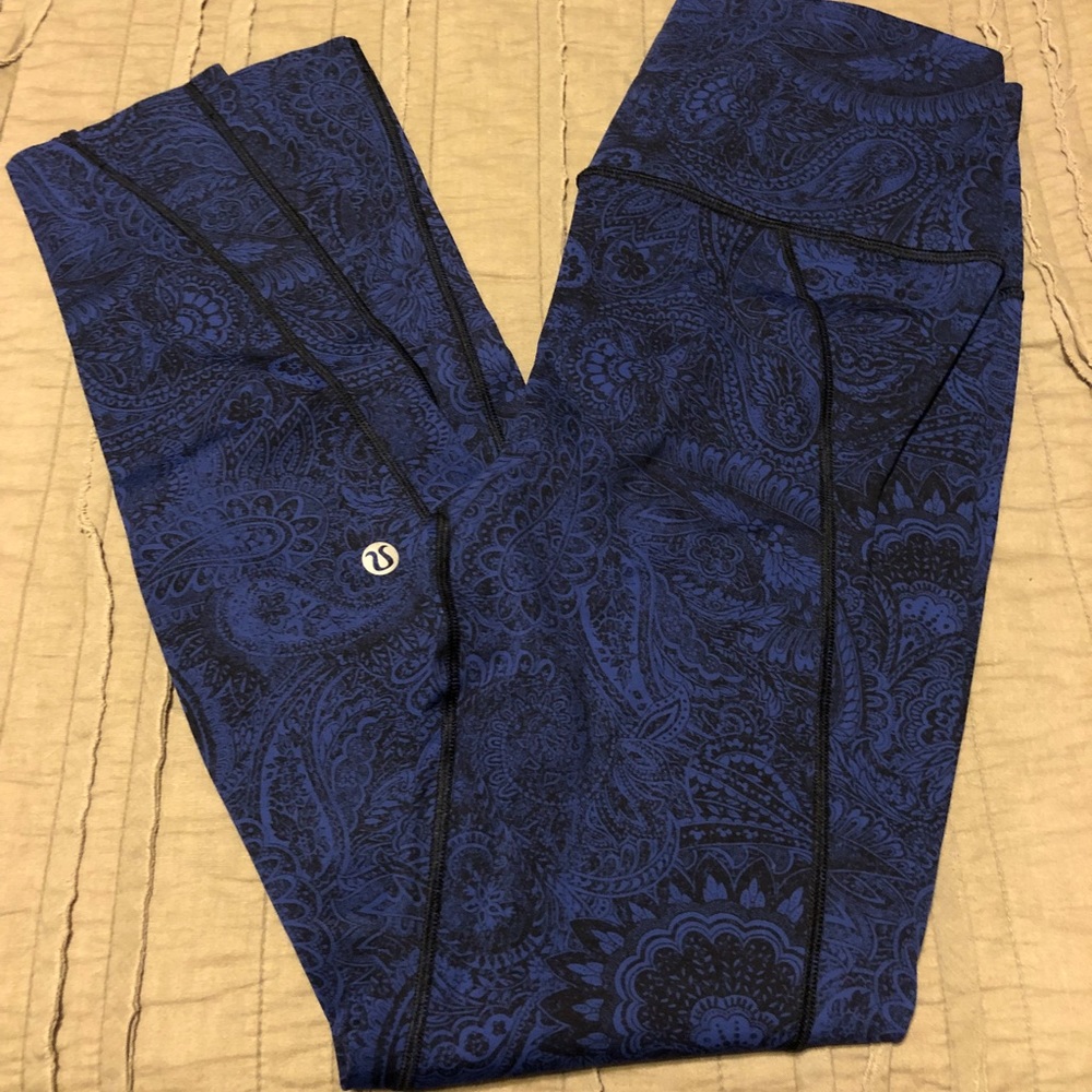 Lululemon Blue Paisley Pant Size 6